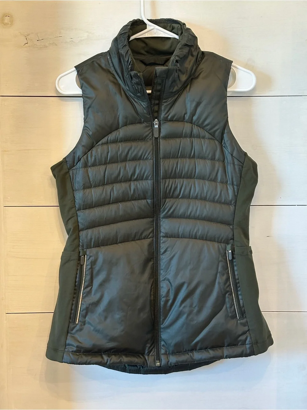 lululemon athletica Quilted Puffer Vest - Olive Green
